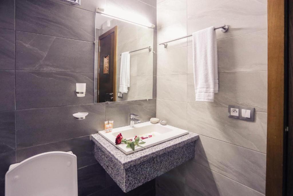 Hotel Makarim Тетуан Экстерьер фото
